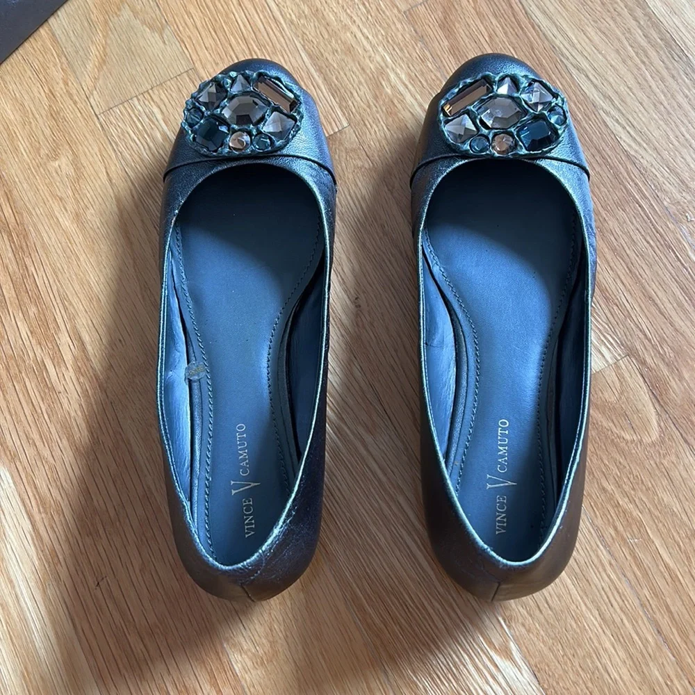 Flats - Picture 2 of 3